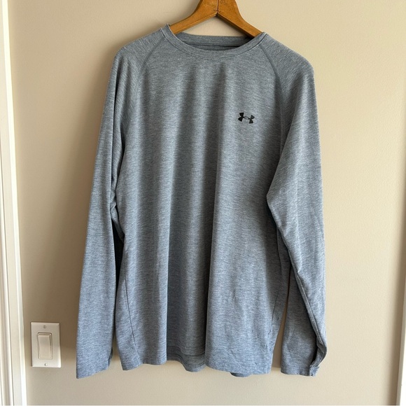 Long Sleeve Under Armour Shirt - Heat Gear - Men’s LARGE - Picture 2 of 15